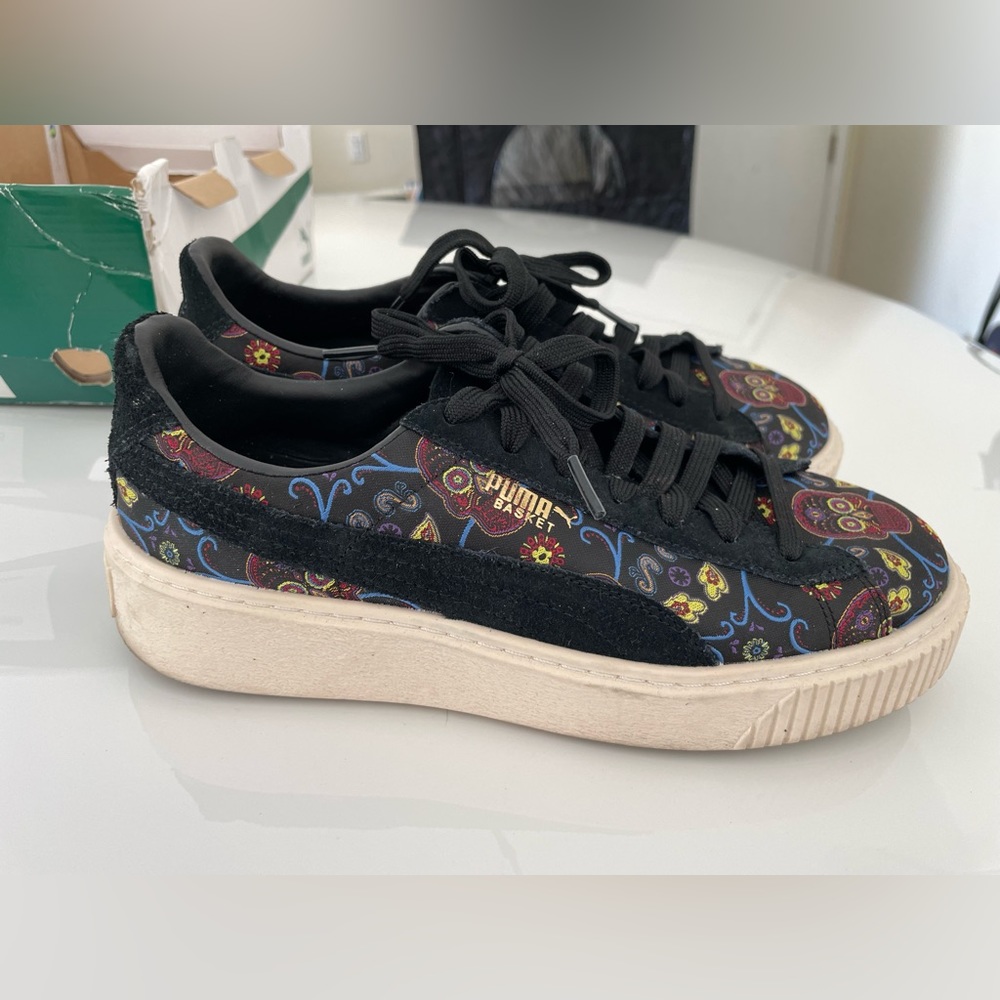 Puma platform dotd women’s mismatch size 8/8.5